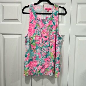 Lilly Pulitzer NWT Lyle top hot on the scene size XL